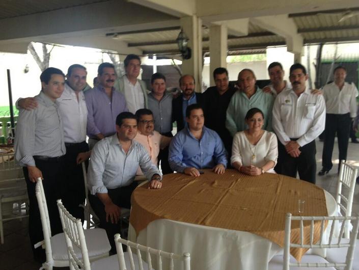 Solo por convivir, Rodrigo Medina de pachanga con sus cuates