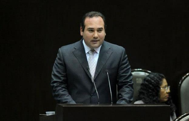 Piden a Rodrigo Medina vetar la reforma para castigar Ciberbullyig