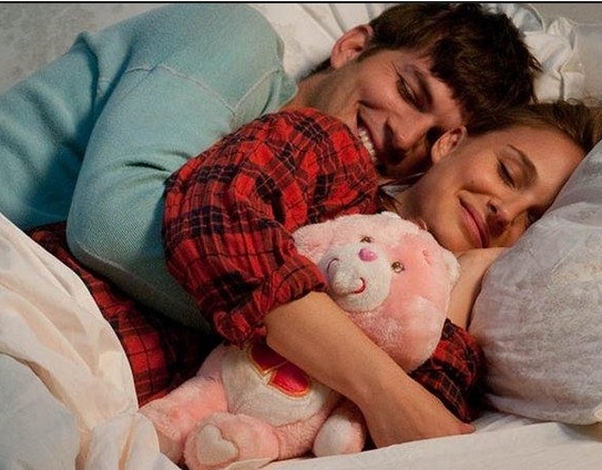 como duermes con t pareja