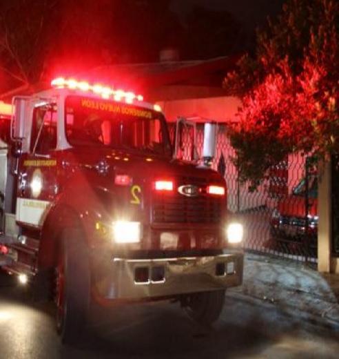 lanzan-bomba-molotov