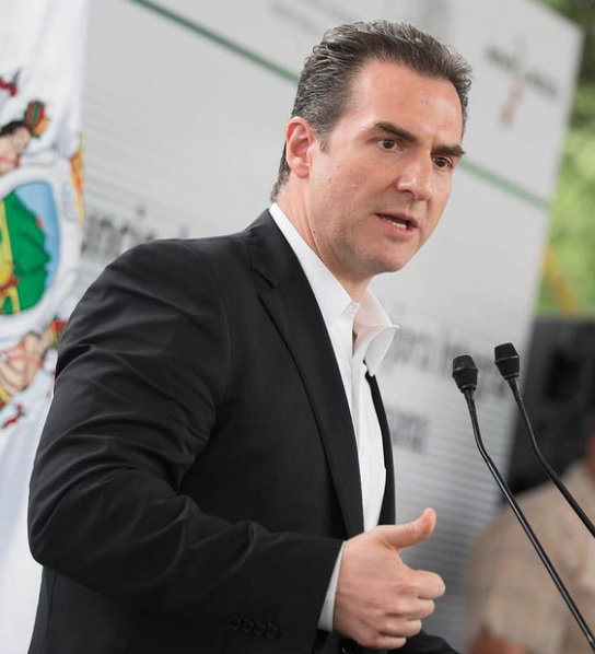 adrian-de-la-garza-2